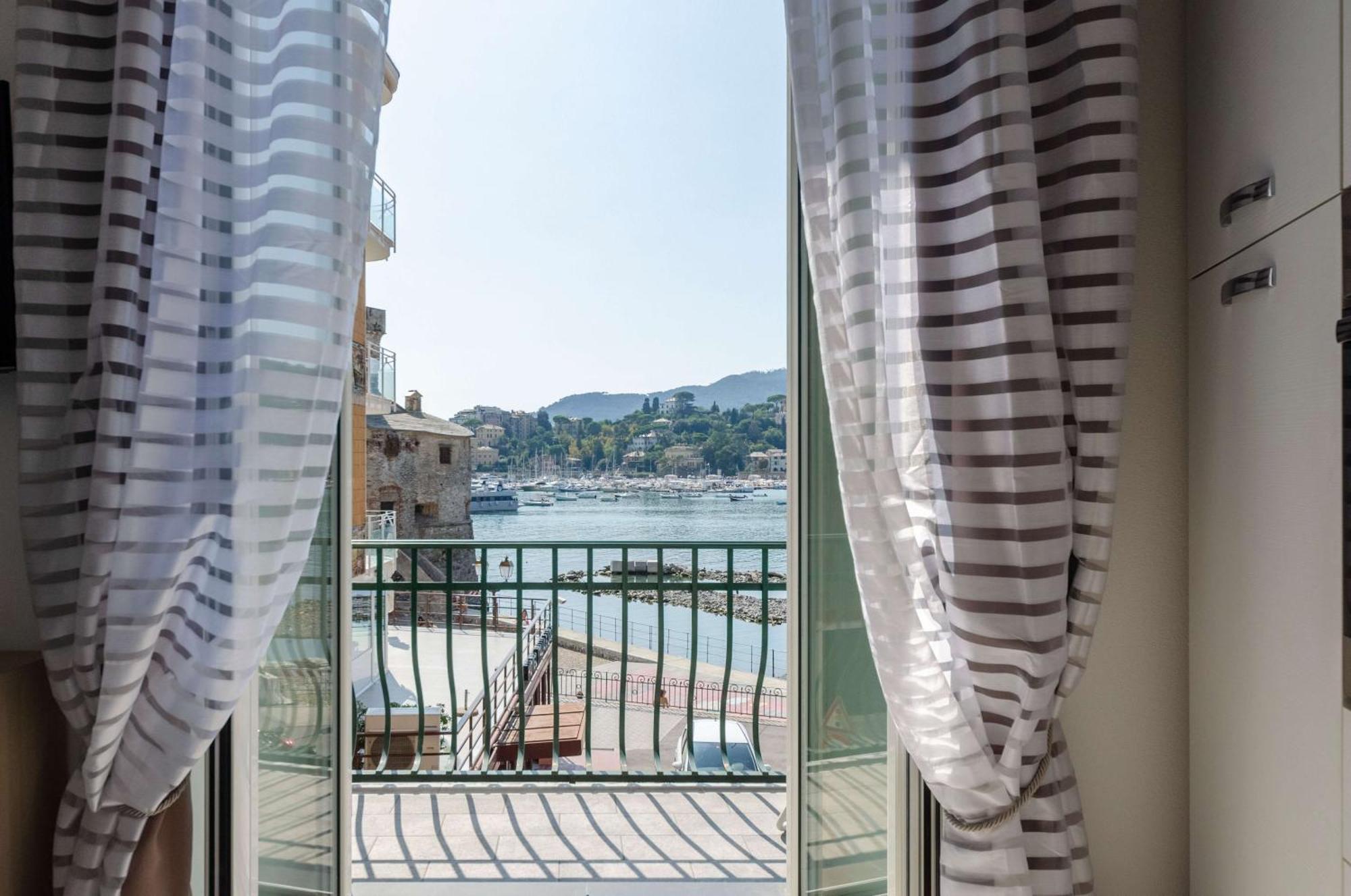Alla Casa Rosa Al Mare- Centrale A Di Fronte Al Mare- Emozionante- Garage Privato Gratuito A 800 Mt- Aria Condizionata-Wifi Rapallo Luaran gambar