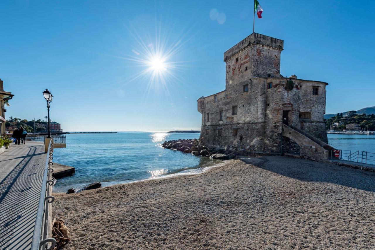 Alla Casa Rosa Al Mare- Centrale A Di Fronte Al Mare- Emozionante- Garage Privato Gratuito A 800 Mt- Aria Condizionata-Wifi Rapallo Luaran gambar