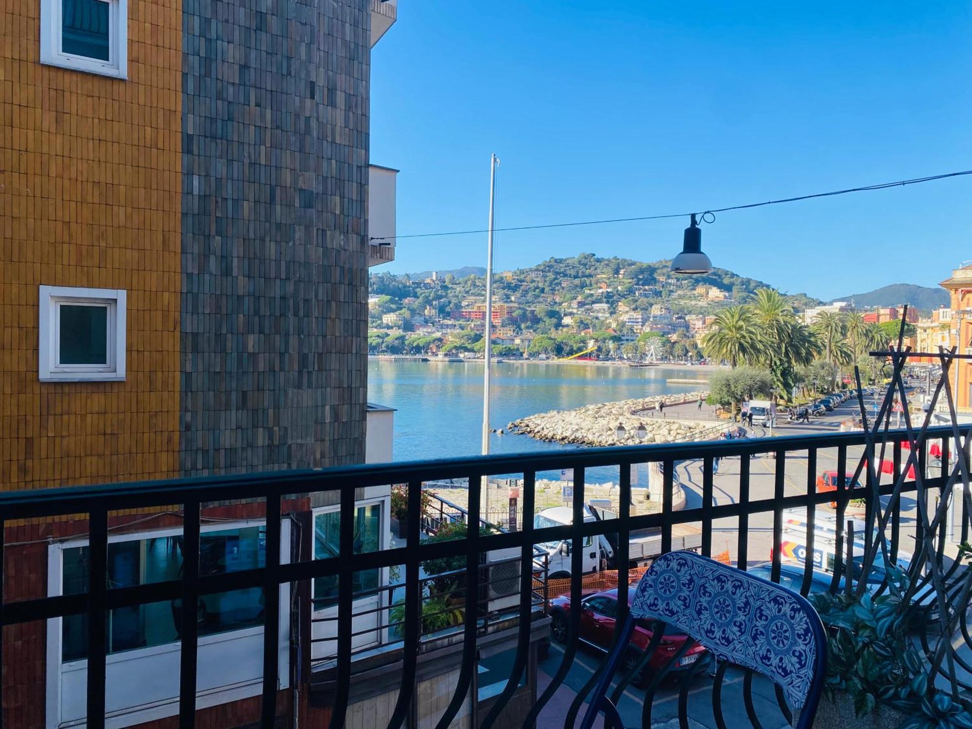 Alla Casa Rosa Al Mare- Centrale A Di Fronte Al Mare- Emozionante- Garage Privato Gratuito A 800 Mt- Aria Condizionata-Wifi Rapallo Luaran gambar