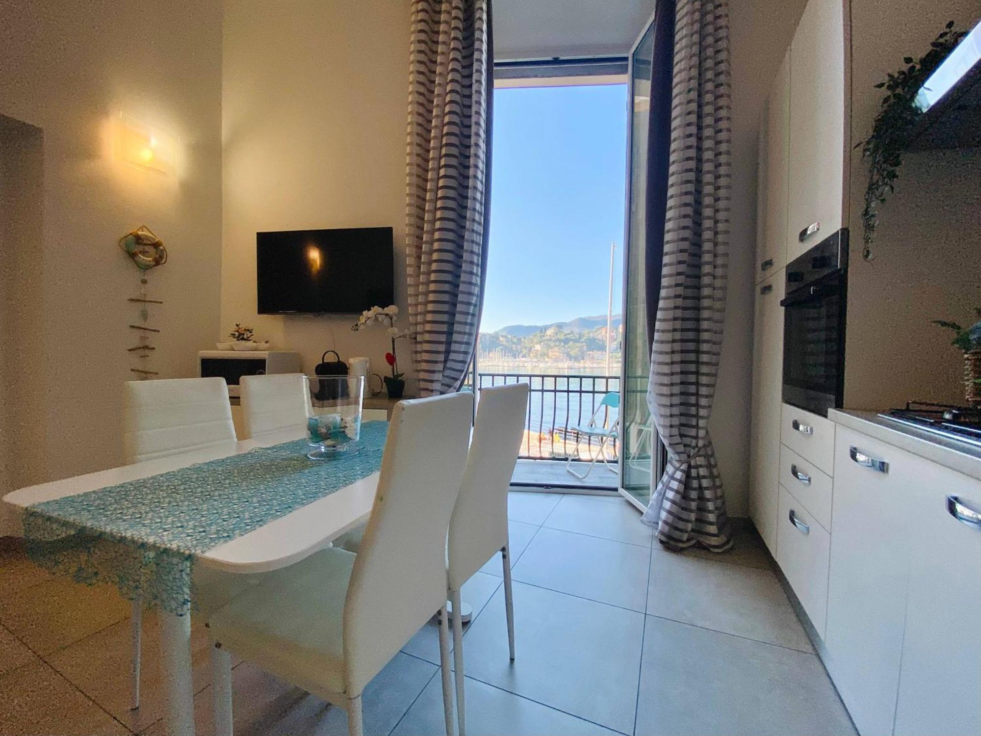 Alla Casa Rosa Al Mare- Centrale A Di Fronte Al Mare- Emozionante- Garage Privato Gratuito A 800 Mt- Aria Condizionata-Wifi Rapallo Luaran gambar