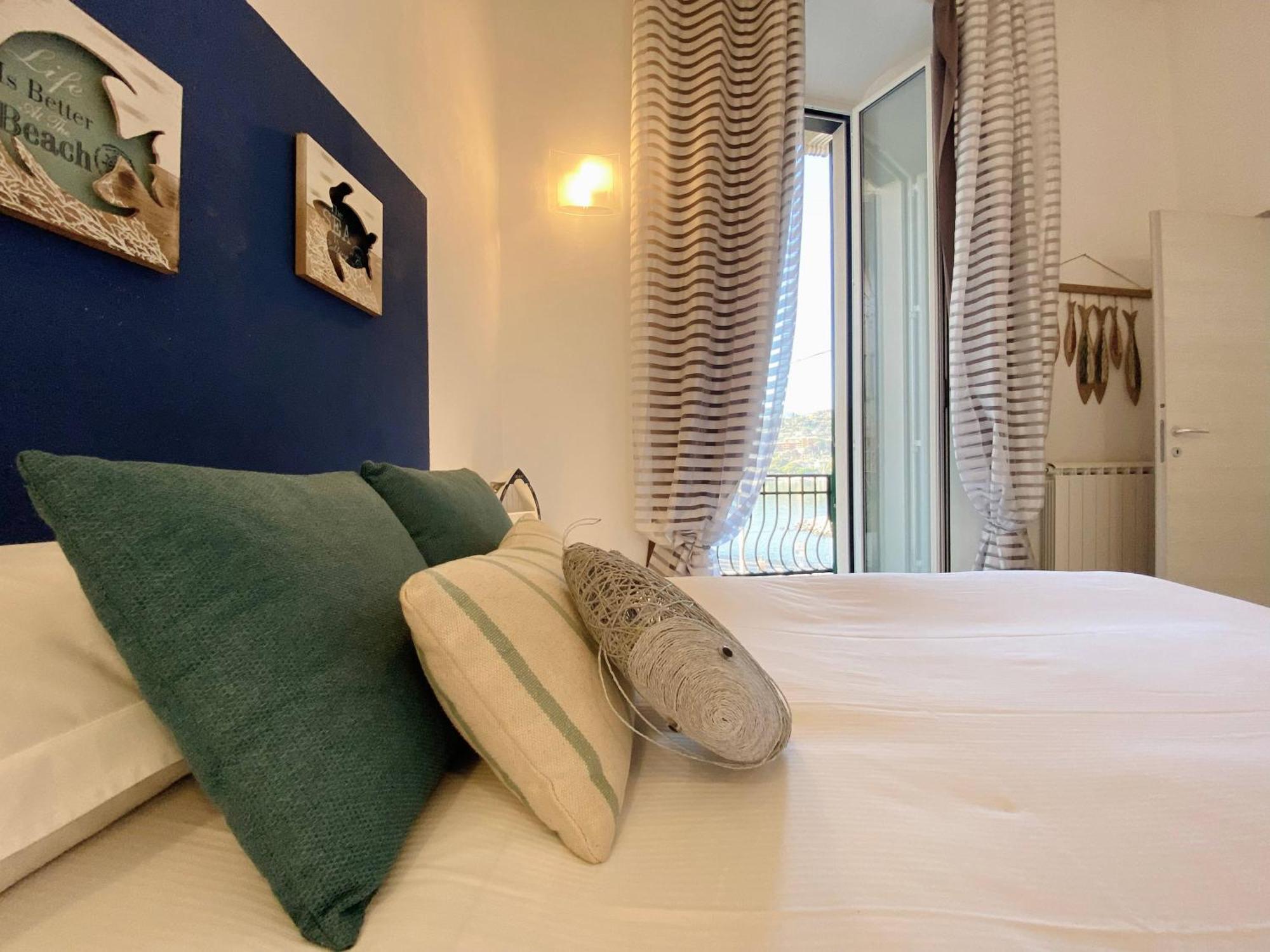 Alla Casa Rosa Al Mare- Centrale A Di Fronte Al Mare- Emozionante- Garage Privato Gratuito A 800 Mt- Aria Condizionata-Wifi Rapallo Luaran gambar