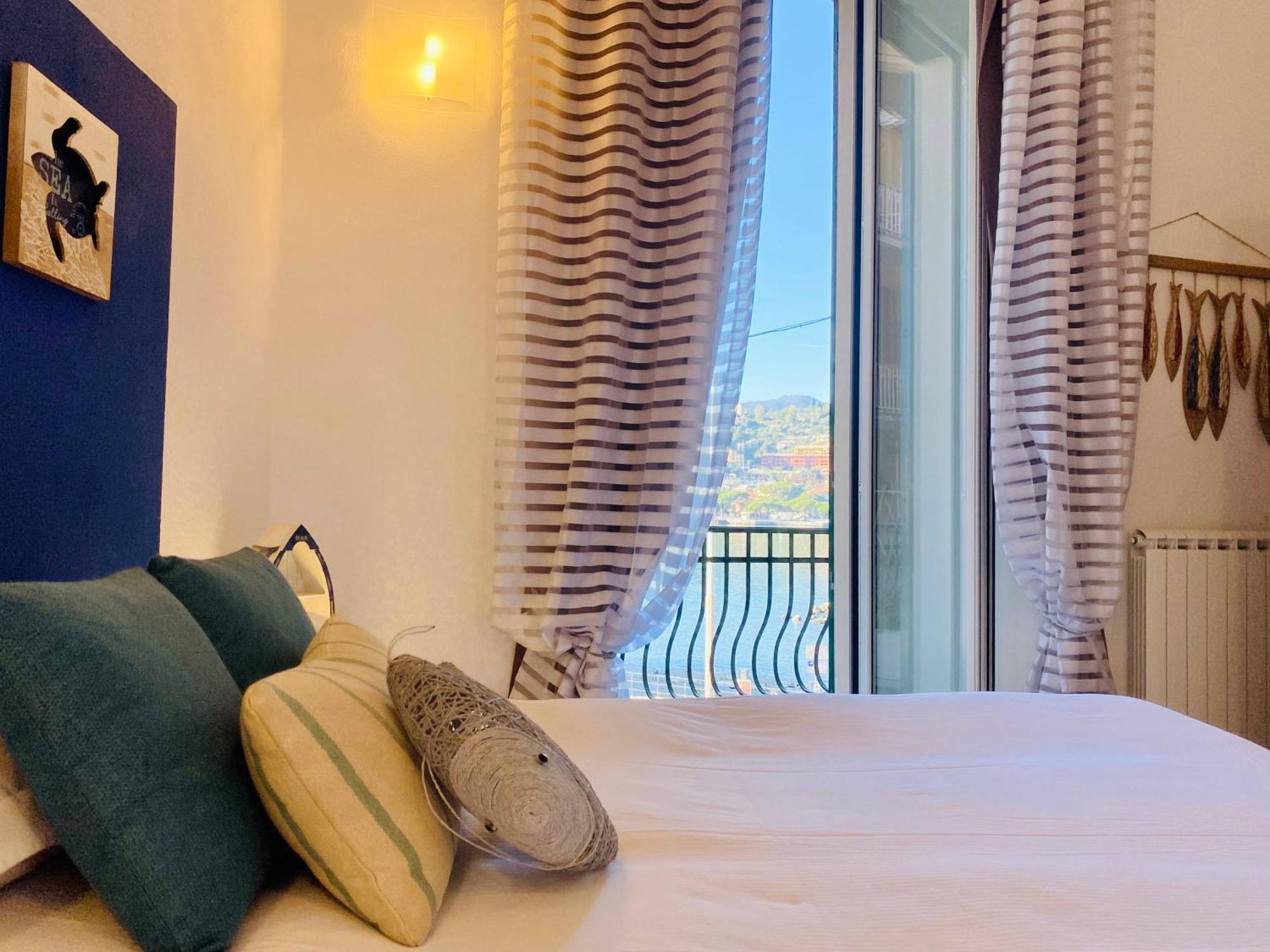 Alla Casa Rosa Al Mare- Centrale A Di Fronte Al Mare- Emozionante- Garage Privato Gratuito A 800 Mt- Aria Condizionata-Wifi Rapallo Luaran gambar